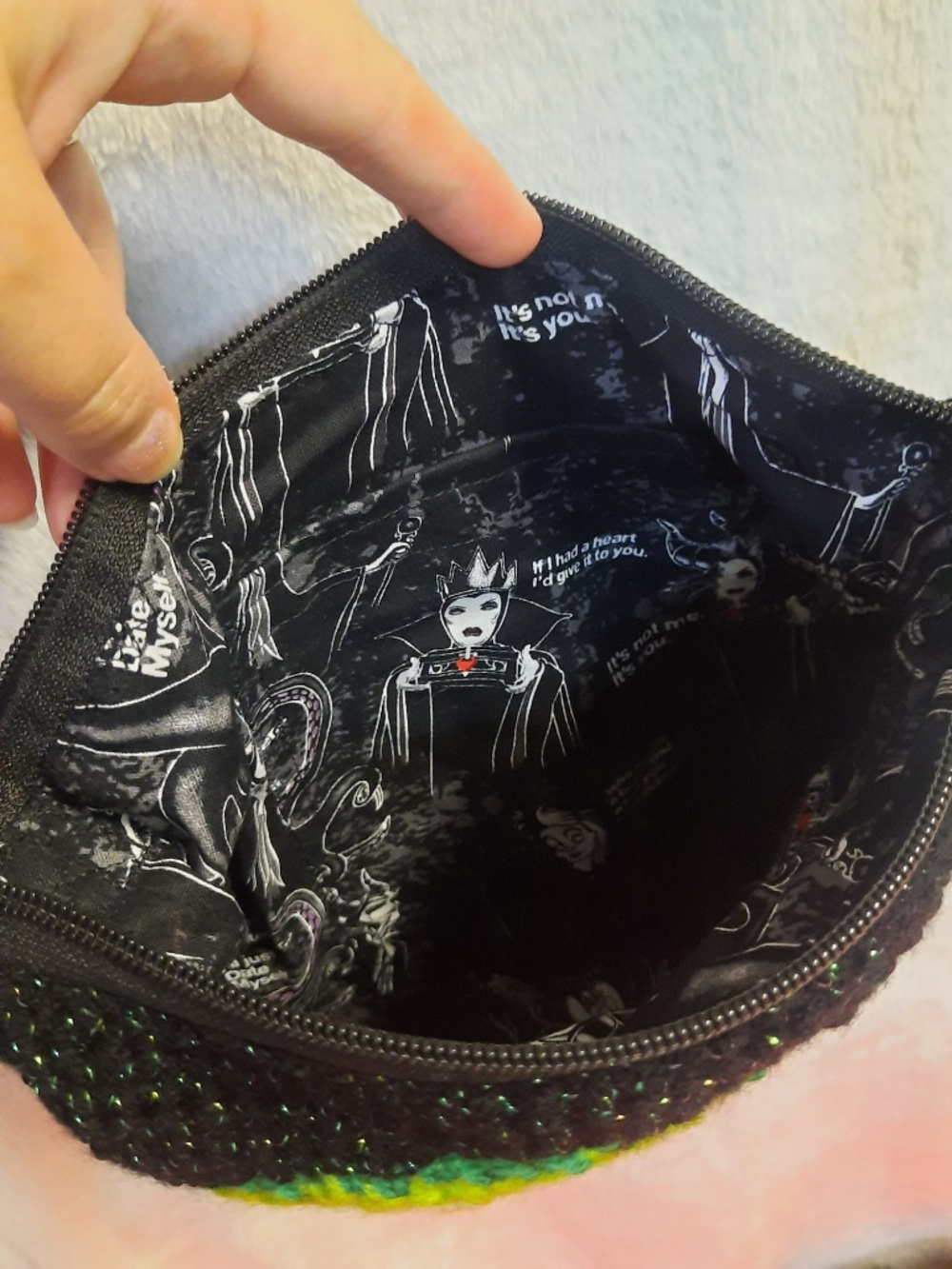 Handmade Crochet Glitter Poison Apple Shoulder Bag Evil Queen New Goth Emo Retro - Picture 6 of 6